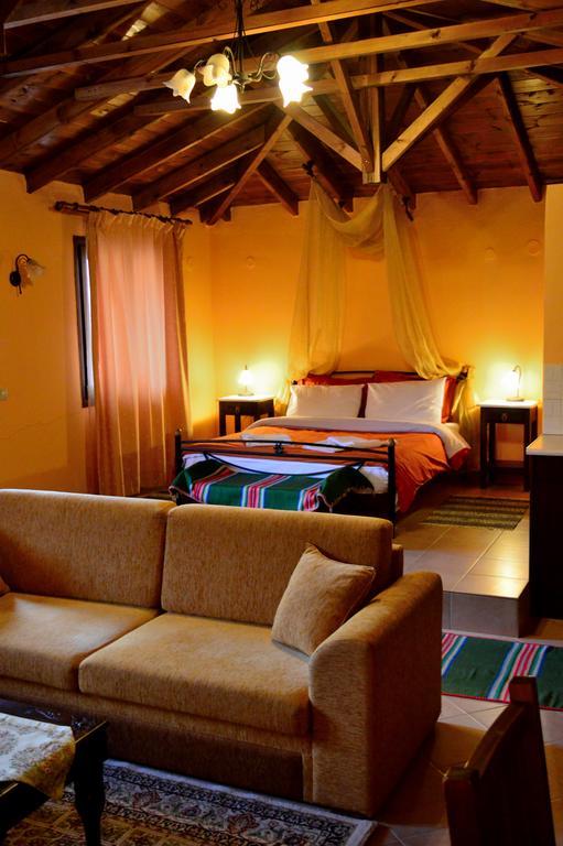Guesthouse Rodamos タシアルキス エクステリア 写真